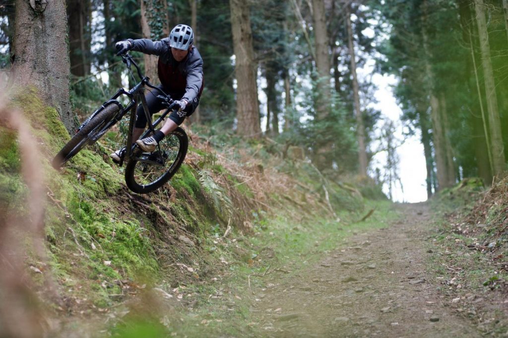 Commencal-Meta-HT-AM-Essential-5177_resized-1024x681 Le Syndrome du Hardtail : Symptômes, Dangers et Contagion