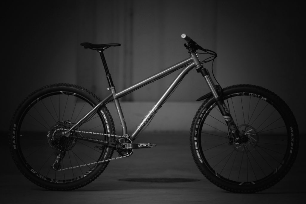Moxie-BW-16x9-1-1024x683 Le Syndrome du Hardtail : Symptômes, Dangers et Contagion