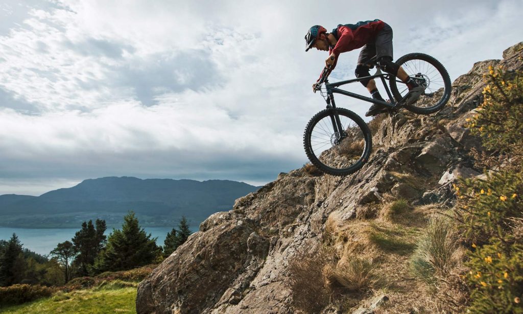 2019-Vitus-Rapide-Sentier-Nucleus-Escarpe-Sommet_affordable-alloy-consumer-direct-mountain-bikes-1024x614 La rébellion sans suspension : Comment le Royaume-Uni est devenu le roi de l'endurigide.
