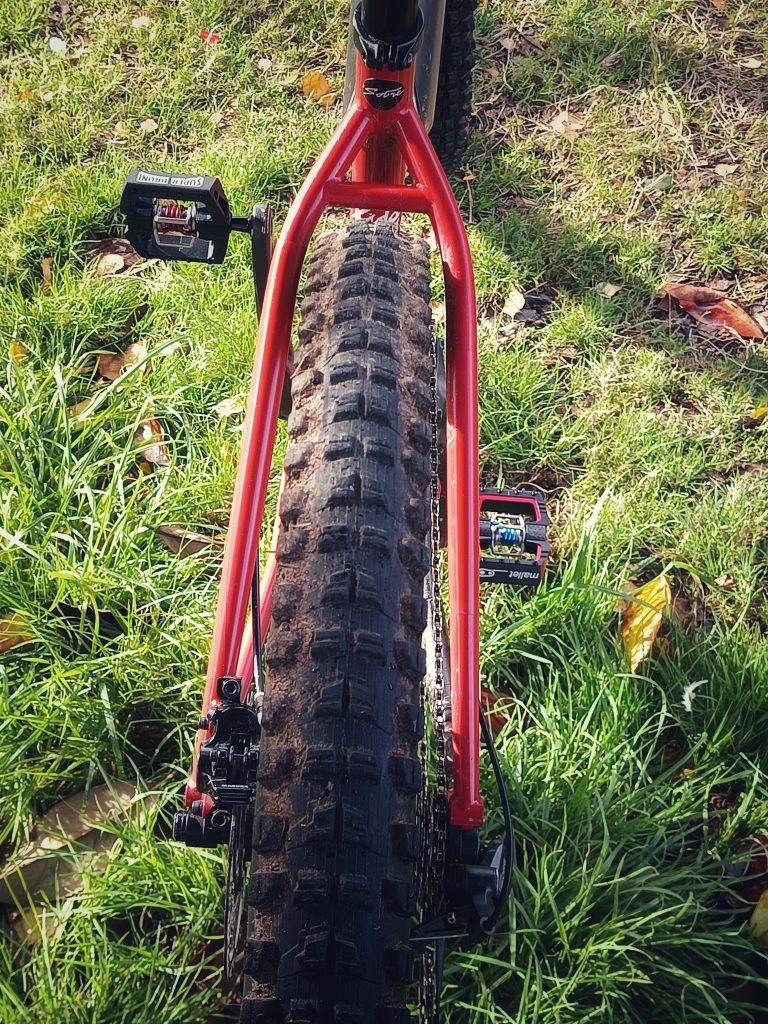 1000006691-768x1024 Génie du Budget : Comment le GRIP 500 Devient la Clé d'un Montage Premium.