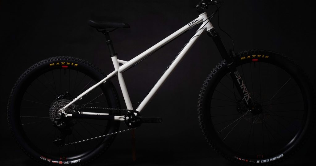 571138550_1317091637121818_8496386410748960072_n-1-1024x537 Mullet ou 29 Pouces? Le BFe 2026 Résout l'Équation du Semi-Rigide