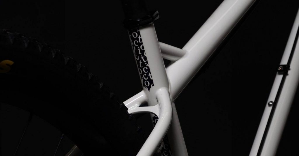 571166640_1317091487121833_3762027614173921168_n-1024x536 Mullet ou 29 Pouces? Le BFe 2026 Résout l'Équation du Semi-Rigide