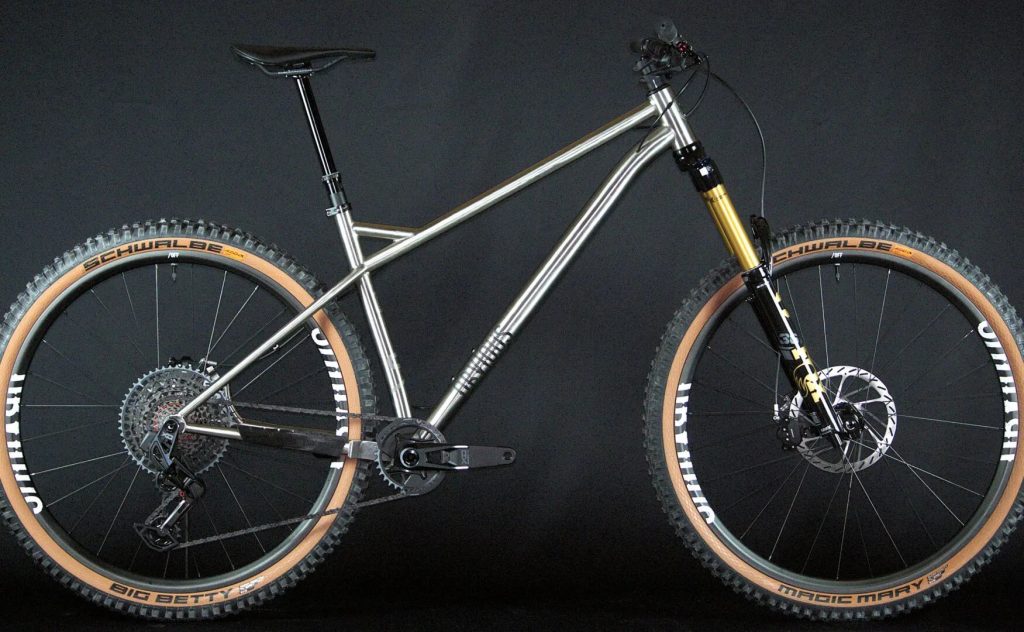 off-x0-1-1-1024x632 Aluminium, Acier ou Titane : Quel Métal Choisir pour l'Âme de votre Endurigide ?