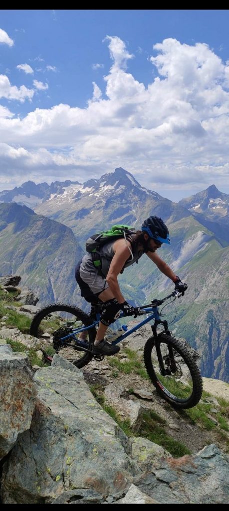 Screenshot_20251102_122942_Photos-459x1024 Le Salamandre de Jean-Guillaume : Une valeur inestimable