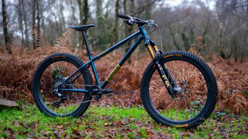 La résistance s’organise : Pourquoi le 27.5″ refuse de mourir en 2026